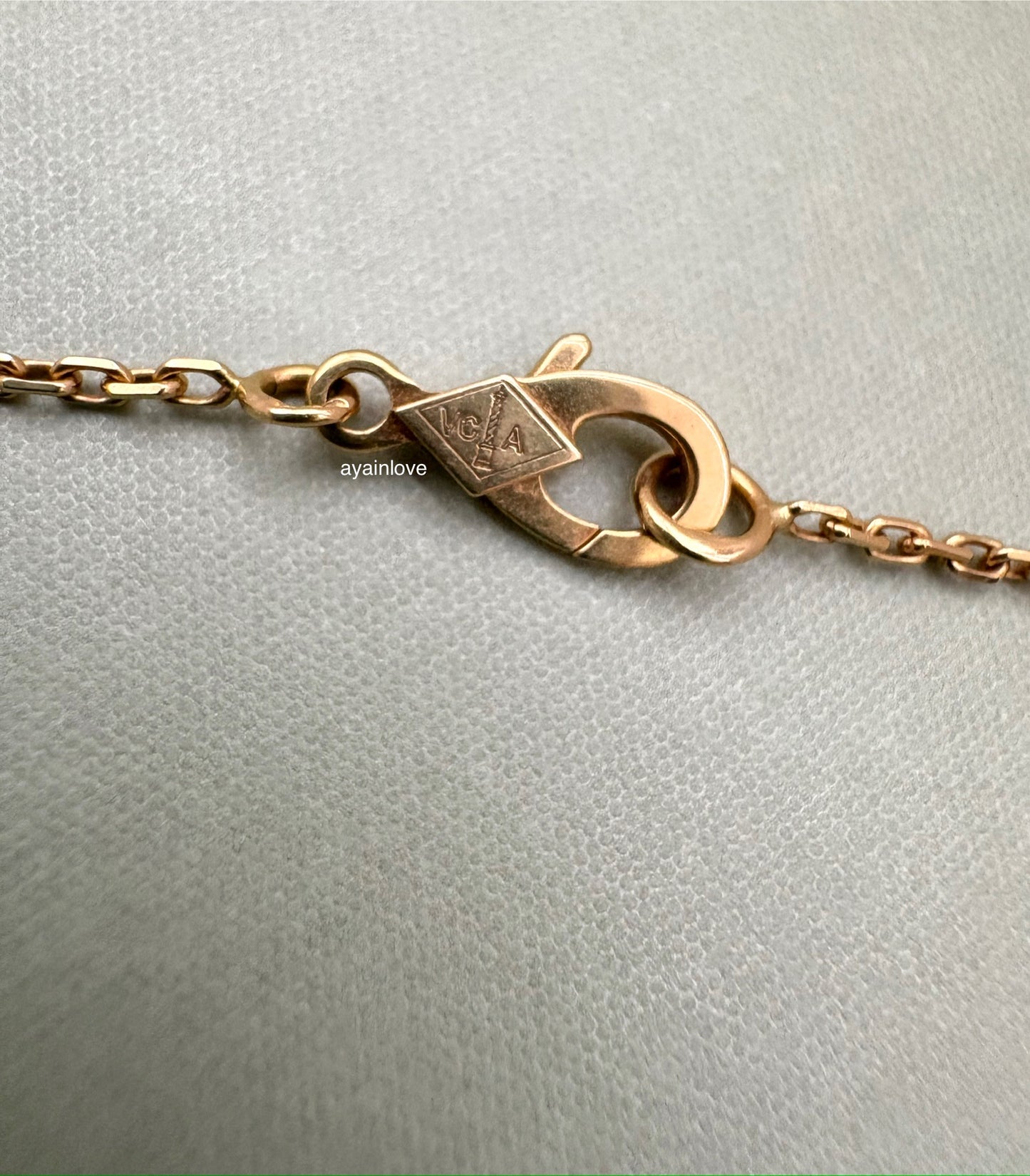 VAN CLEEF ARPELS VCA 18KT Yellow Gold Carnelian Vintage Alhambra Pendant Necklace