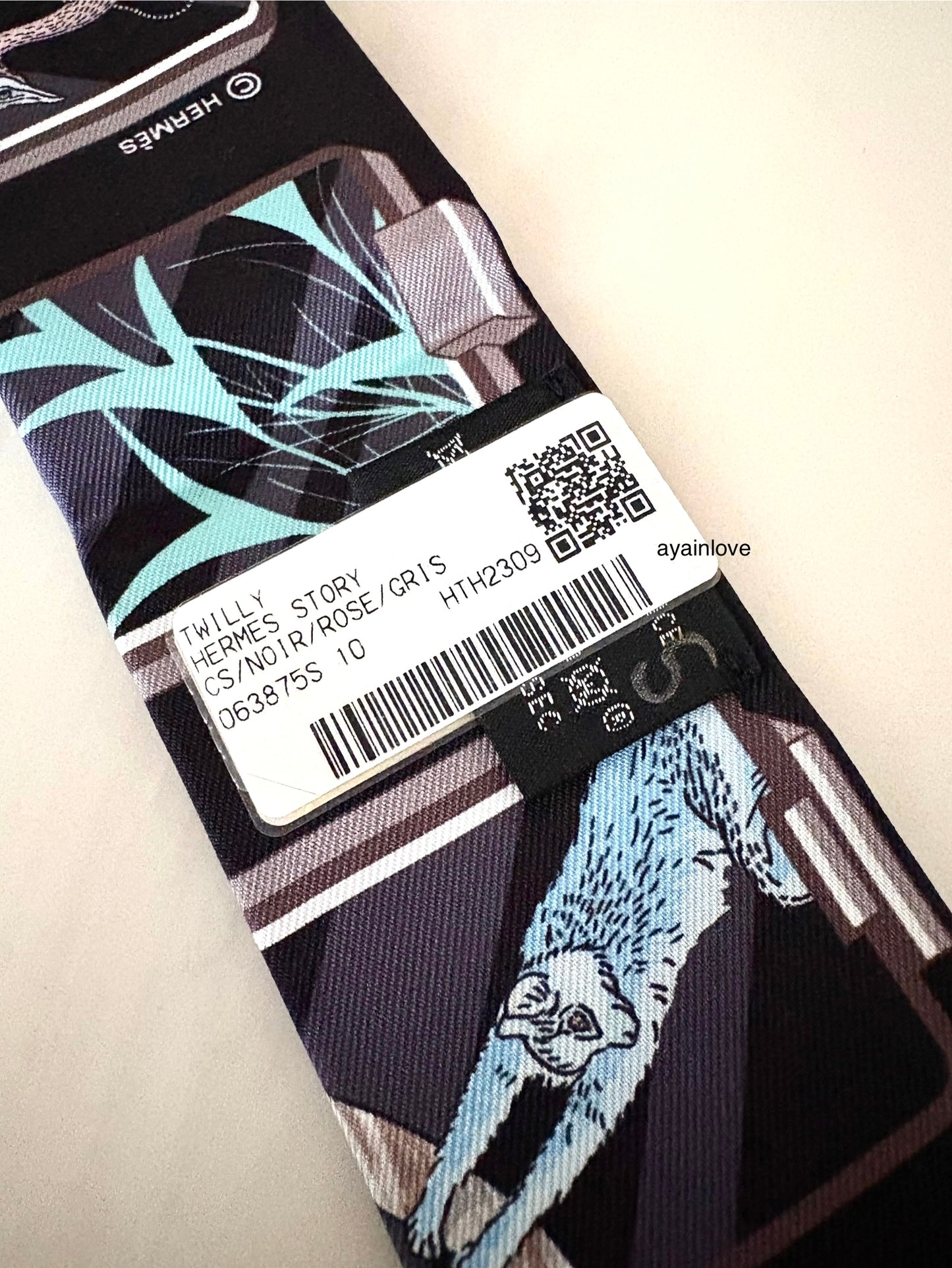 HERMES Noir Rose Gris Hermes Story Silk Twilly