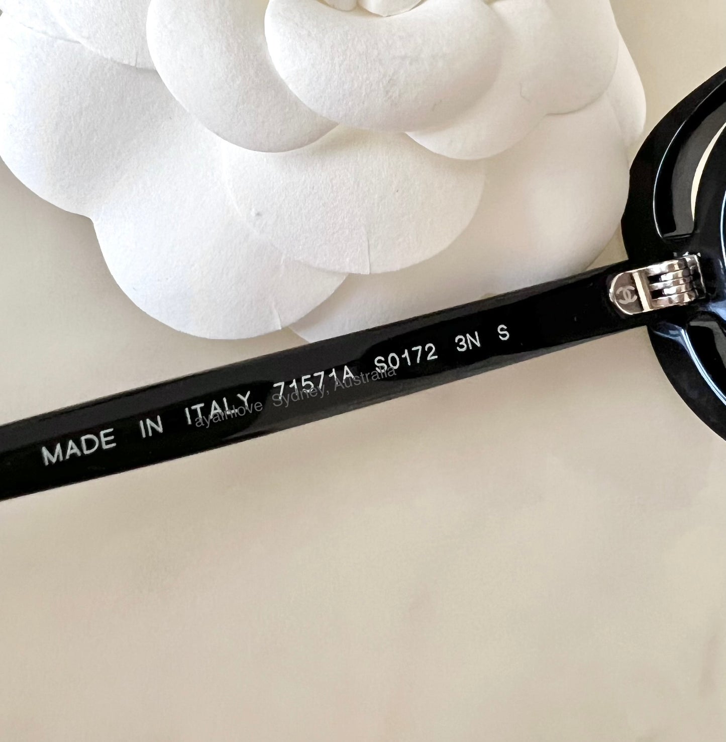 CHANEL 23K Black CC Logo Oval Sunglasses A71571