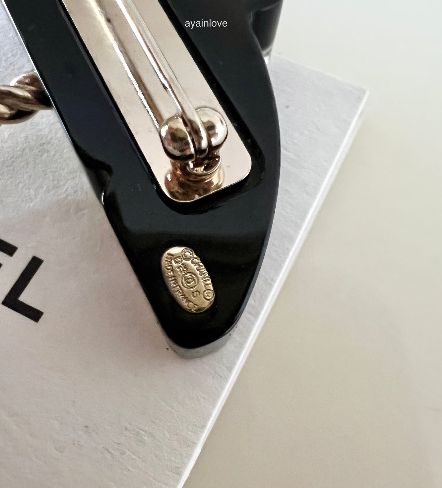 CHANEL 19S By The Sea CC Umbrella Resin Red White Brooch Light Gold Hardware