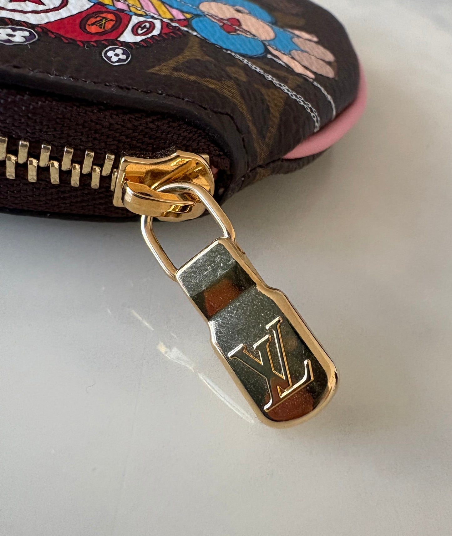 LV LOUIS VUITTON Animation Holiday 2020 Japan Limited Round Coin Purse Vivienne Gold Hardware