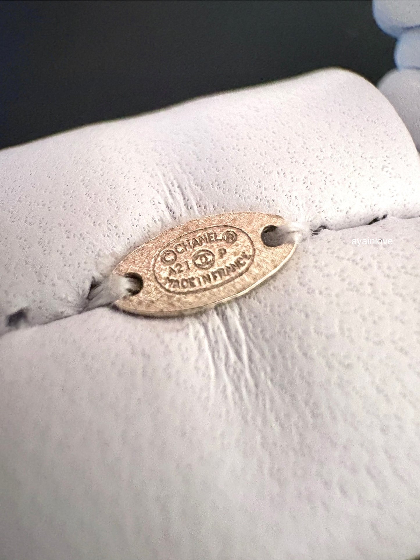 CHANEL 21P White Leather CC Scrunchie Gold Hardware