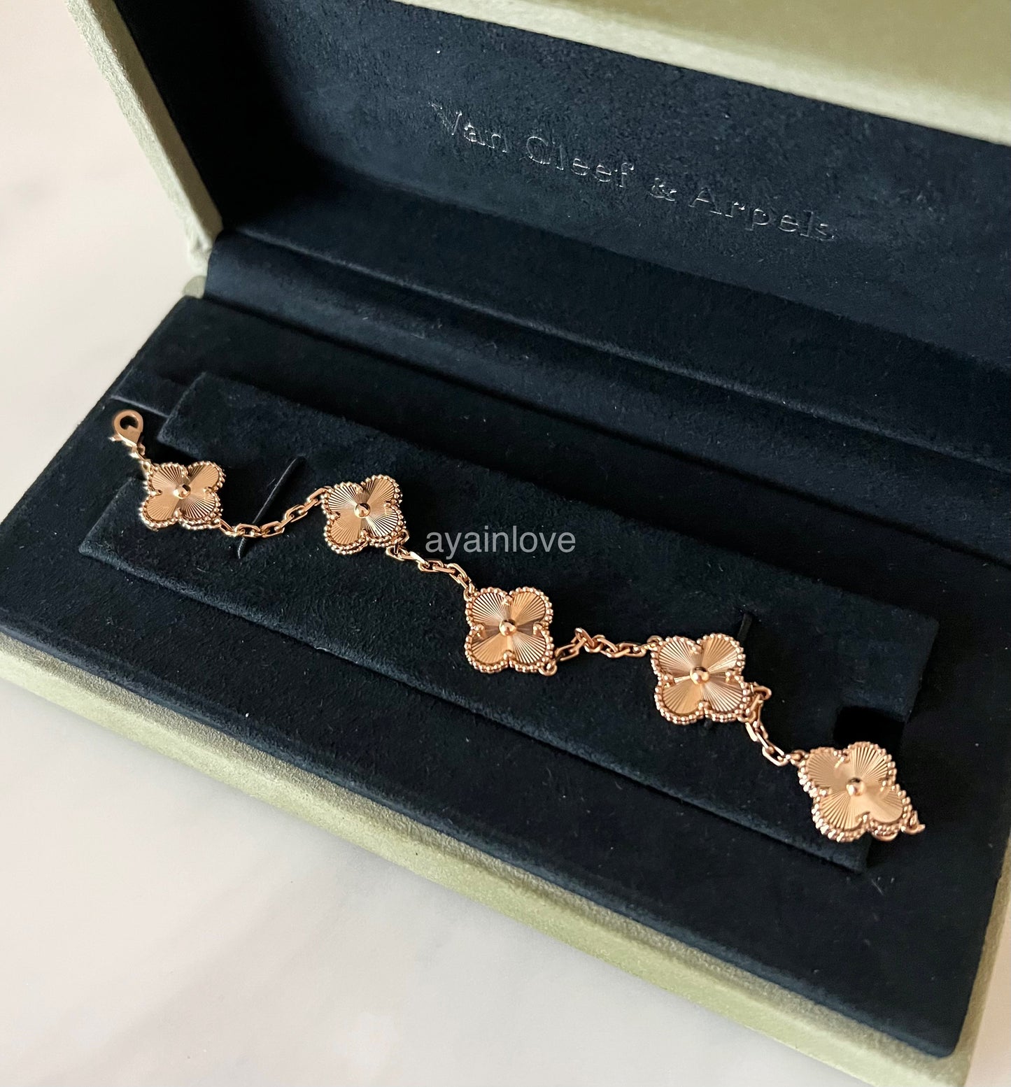 Van Cleef Arpels VCA 5 Motifs Bracelet Guilloche 18KT Yellow Gold Vintage Alhambra
