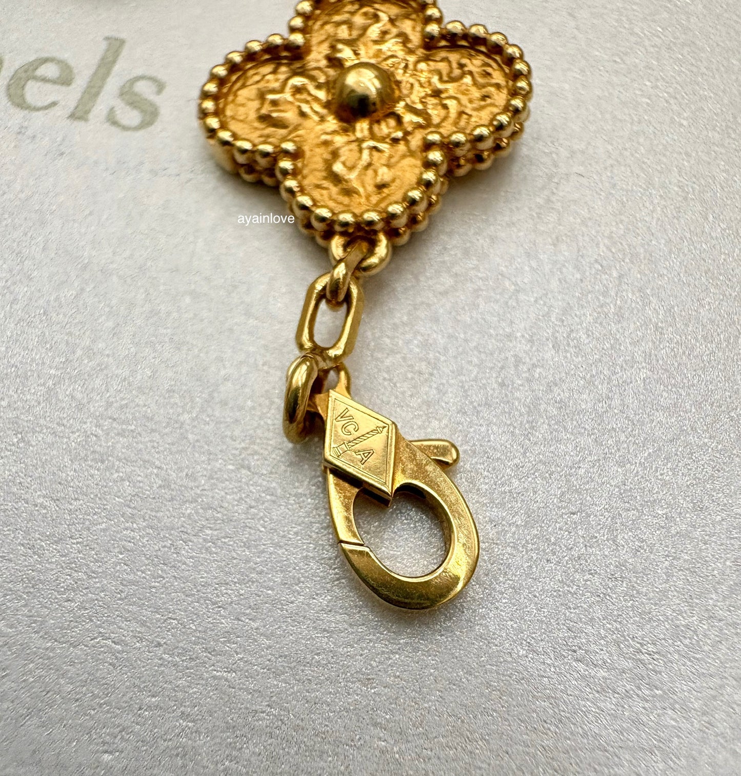 Van Cleef Arpels VCA 5 Motifs Bracelet Hammered 18KT Yellow Gold Vintage Alhambra