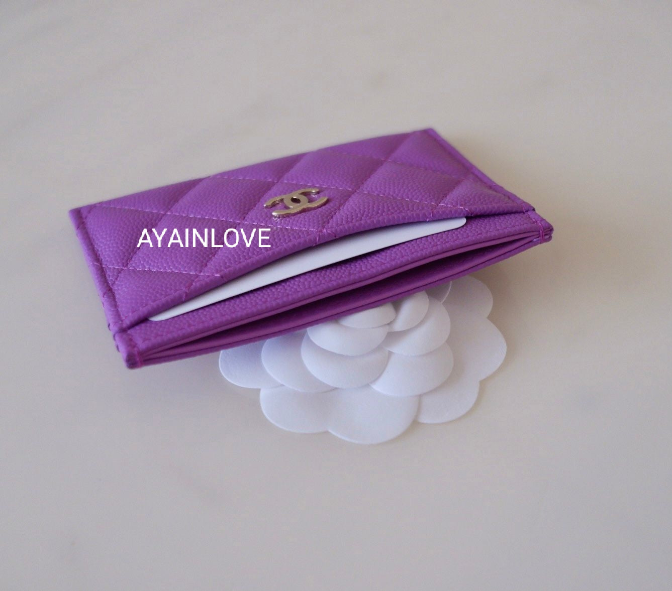 22S PURPLE CAVIAR FLAT CARD HOLDER LIGHT GOLD HARDWARE NEW