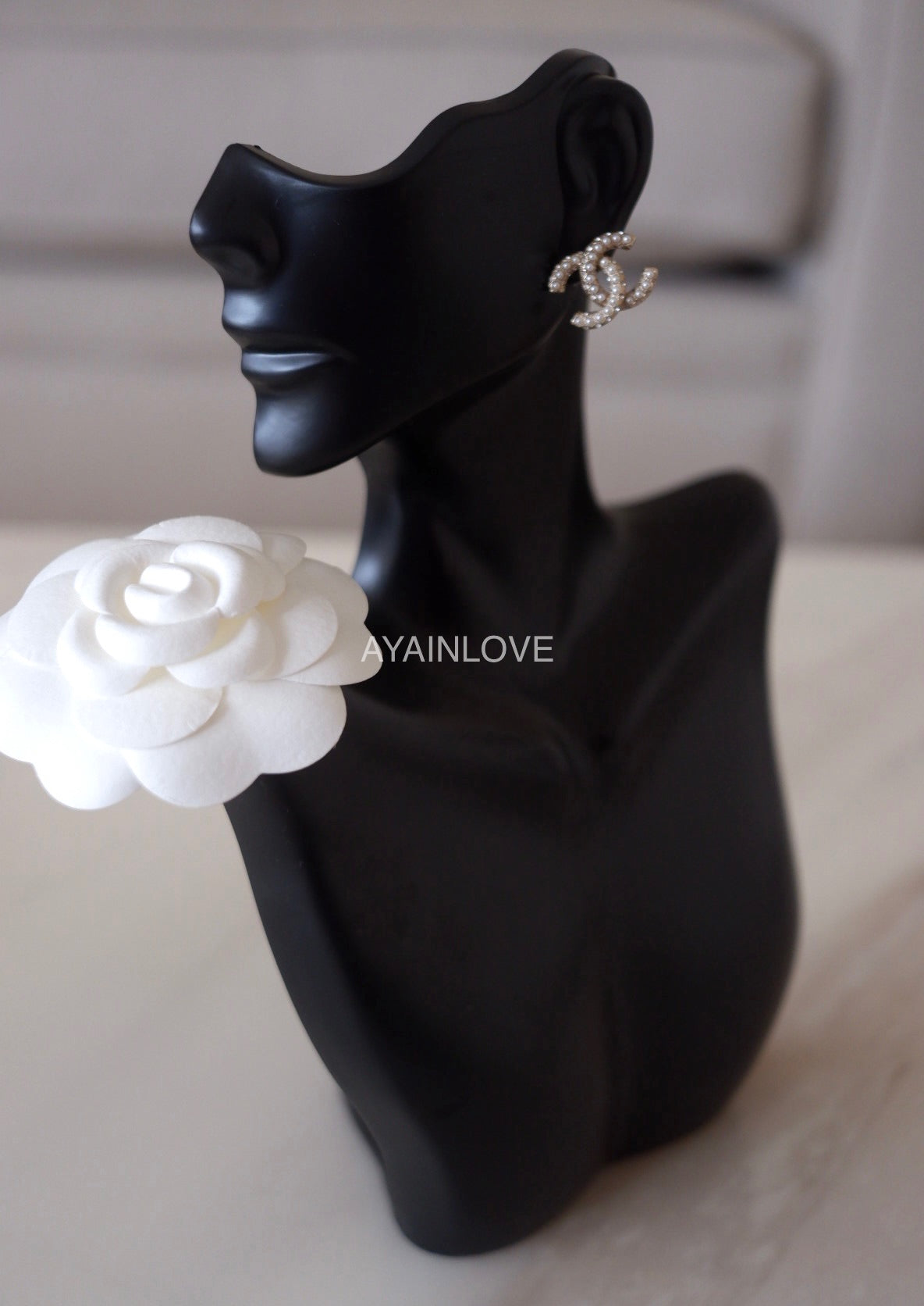 21A PEARL CRYSTAL MEDIUM CC STUD EARRINGS LIGHT GOLD HARDWARE