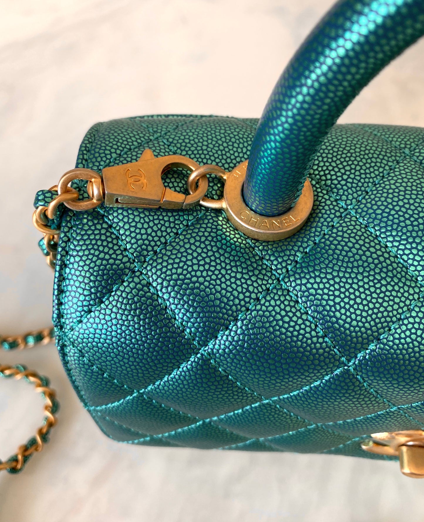 19A IRIDESCENT METALLIC GREEN CAVIAR COCO HANDLE MINI 24cm BRUSHED GOLD HARDWARE