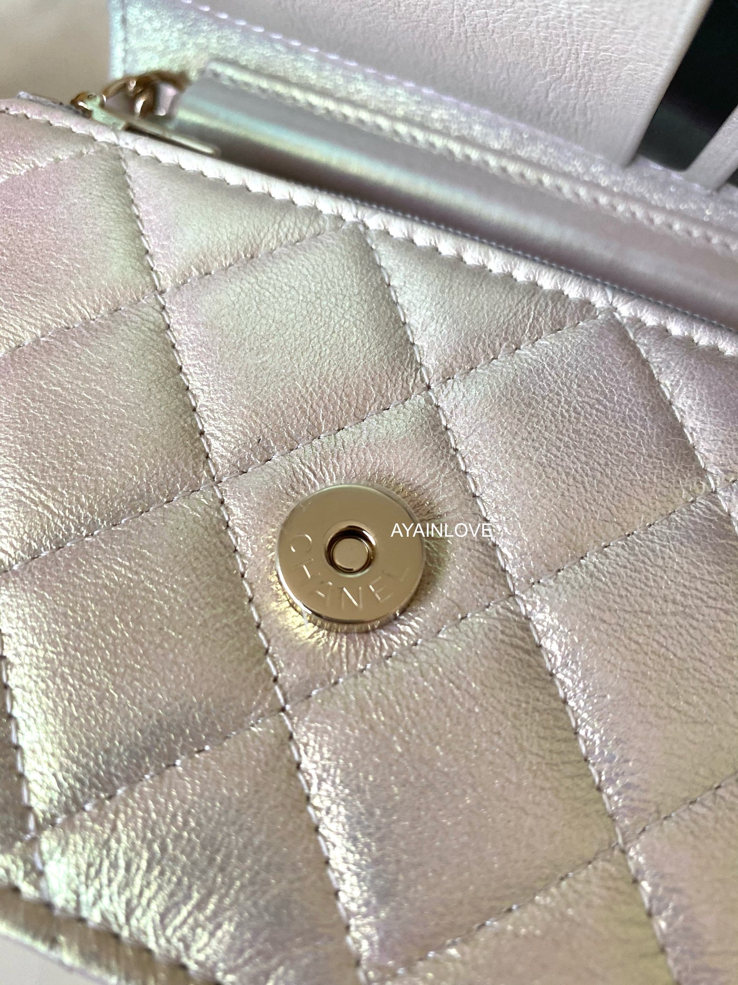 20B IRIDESCENT IVORY LAMBSKIN MINI WALLET ON CHAIN LIGHT GOLD HARDWARE