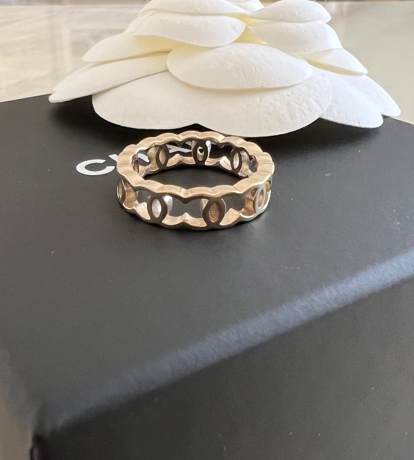 21A INTERLOCK CC RING LIGHT GOLD HARDWARE NEW