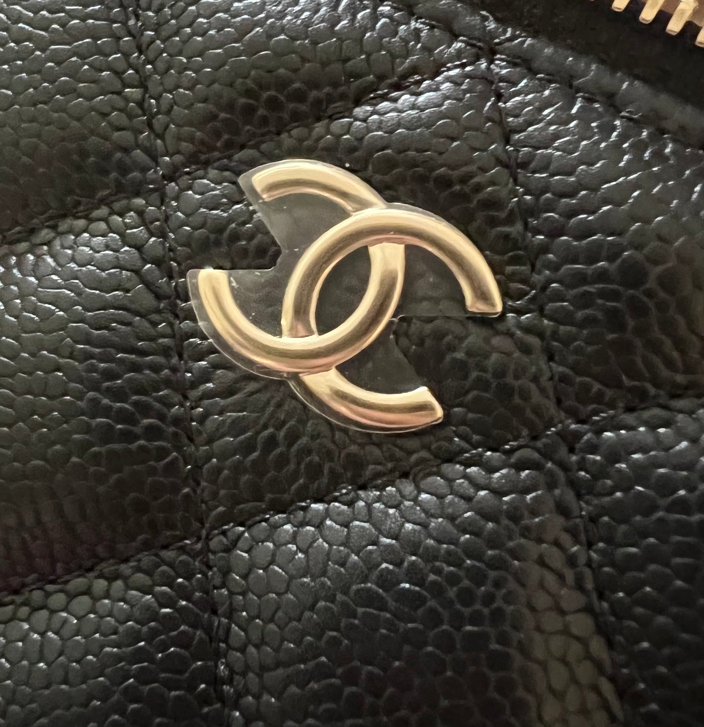 22P BLACK CAVIAR RECTANGULAR VANITY CASE CC STRAP LIGHT GOLD HARDWARE *NEW*