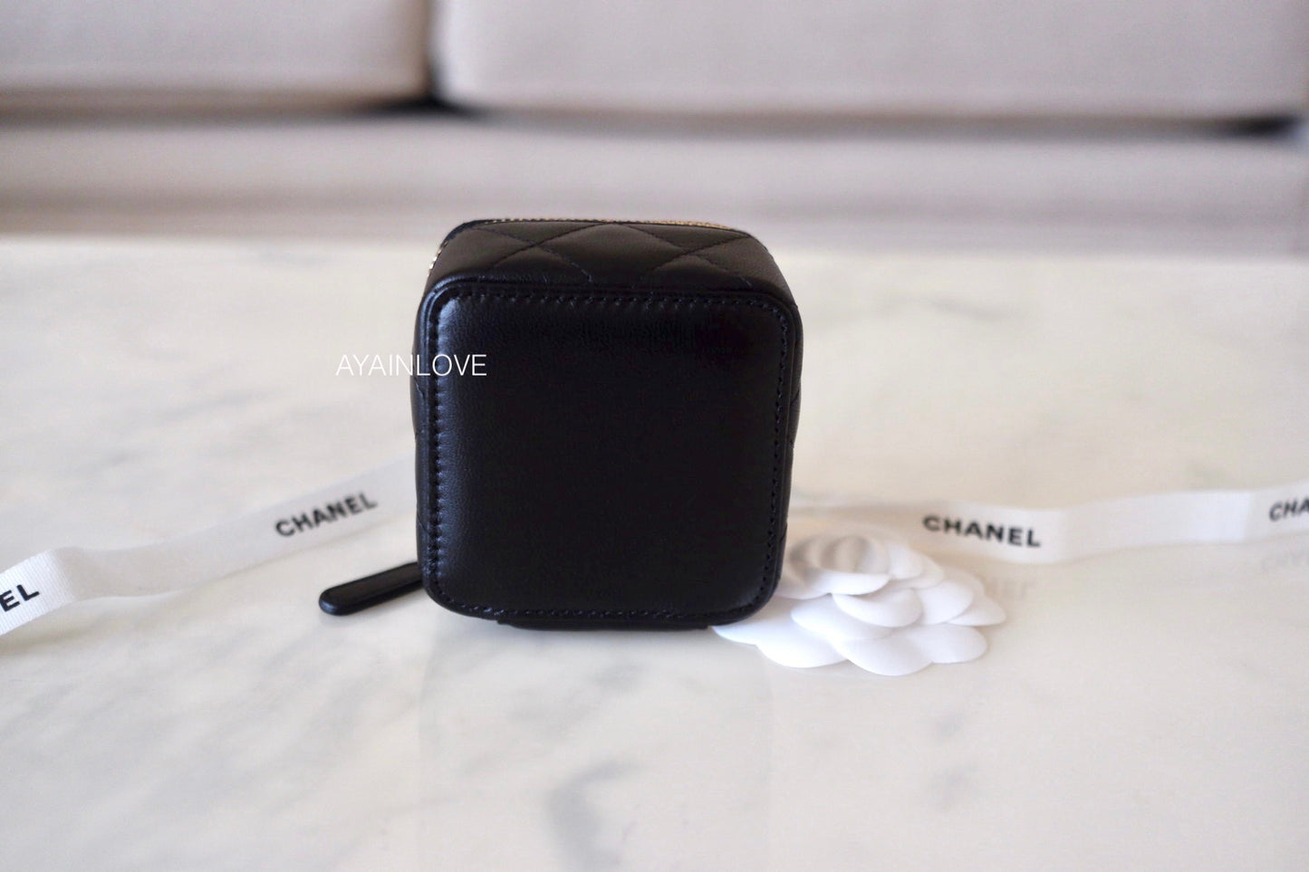 CLASSIC BLACK LAMB SKIN SQUARE ZIP AROUND JEWELLERY BOX GOLD HARDWARE *NEW*