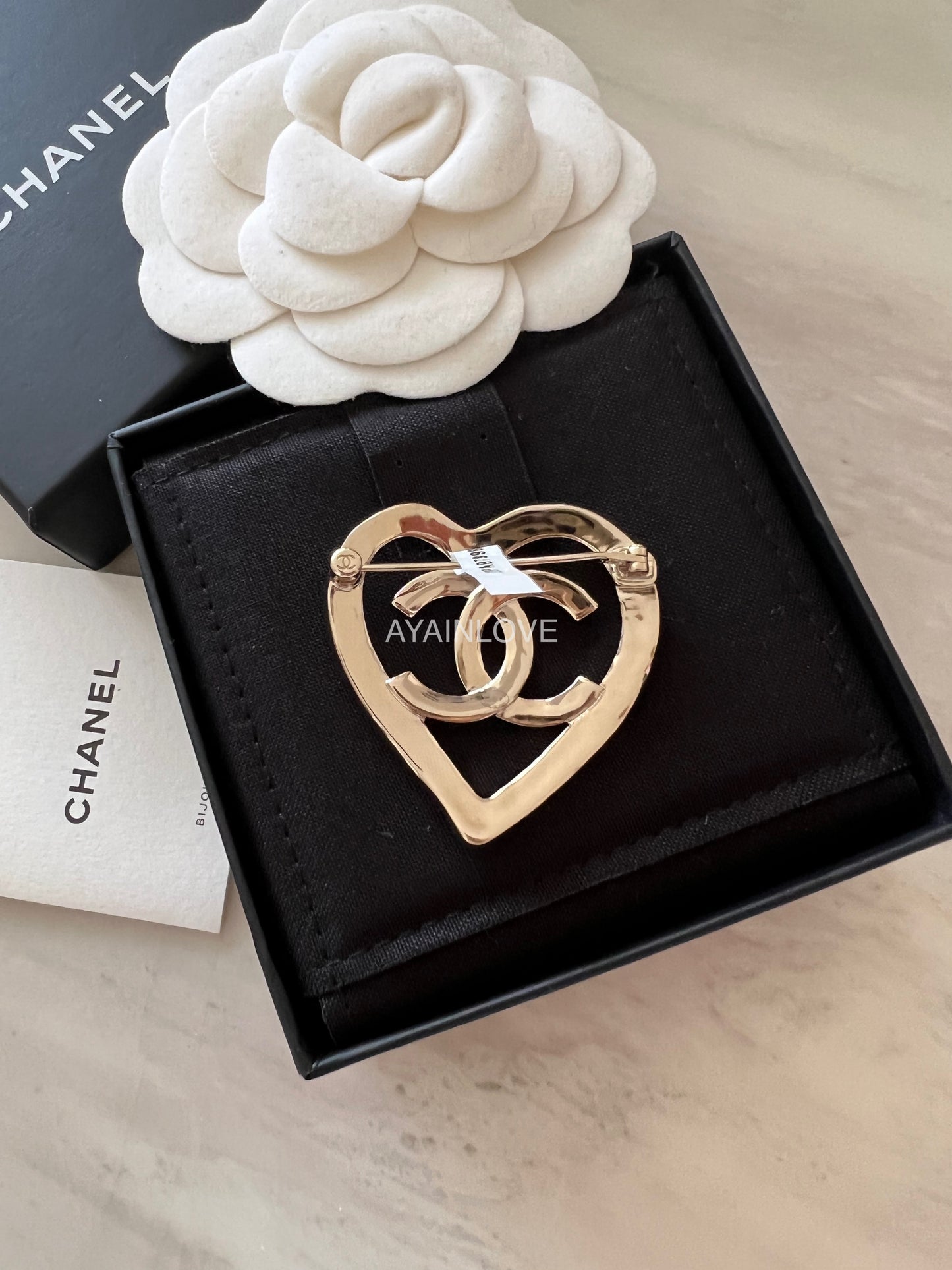CHANEL 22P CC Heart Large Brooch Light Gold Hardware