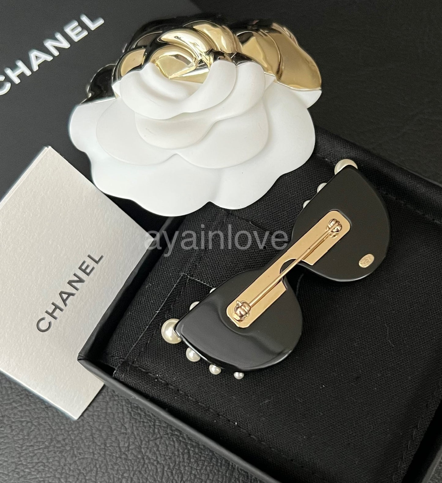 CHANEL 17C Sunglass Pearls Crystals CC Resin Large Brooch