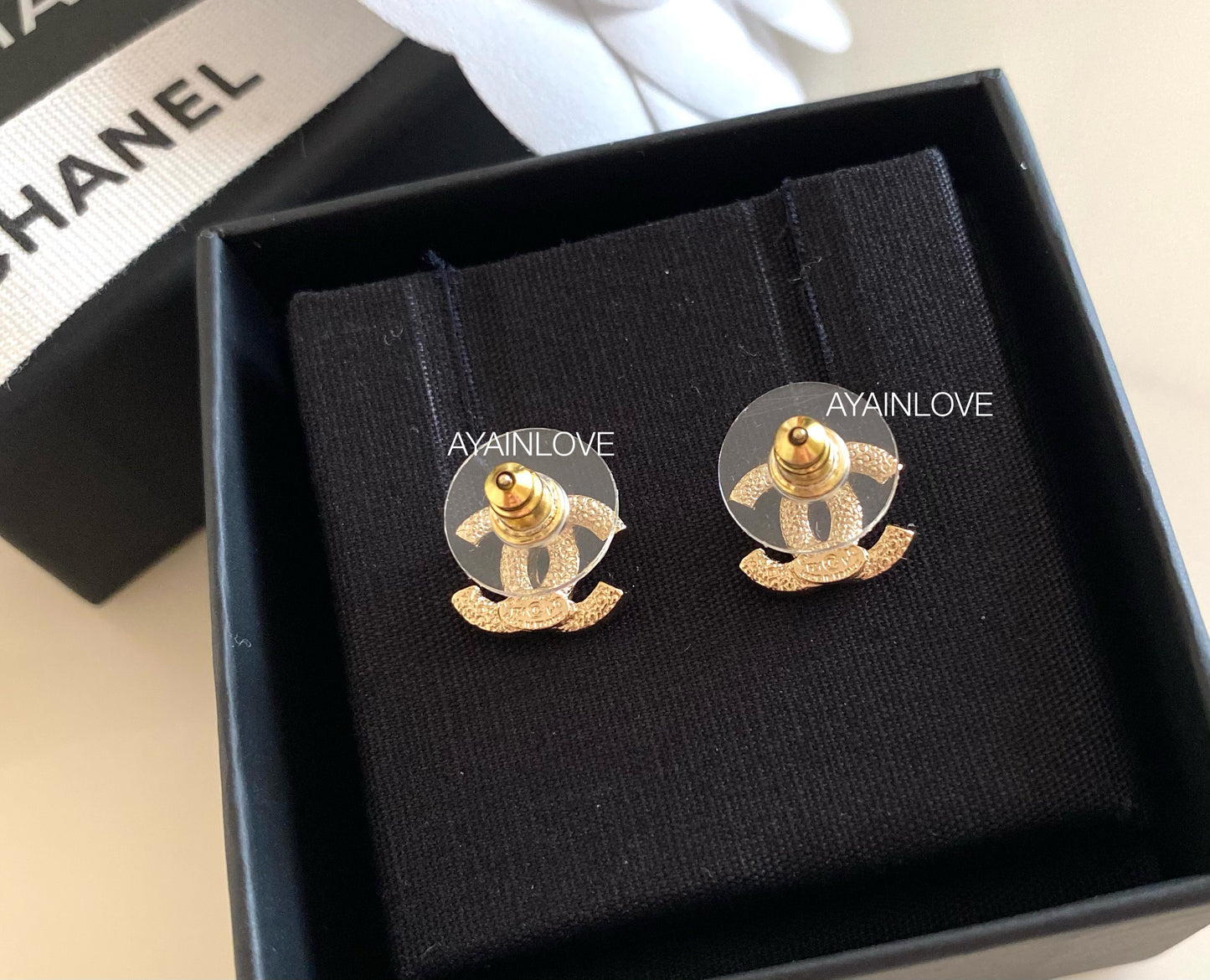 CLASSIC CC SMALL STUD CRYSTAL EARRINGS LIGHT GOLD HARDWARE *NEW*