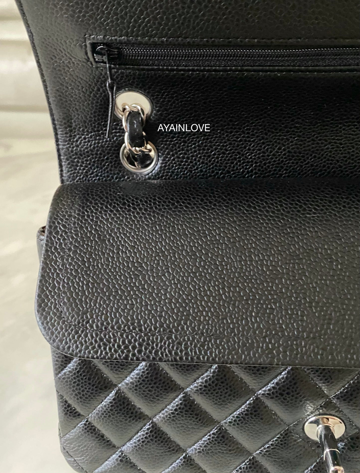 BLACK CAVIAR MEDIUM LARGE CLASSIC FLAP SILVER HARDWARE SERIES 19