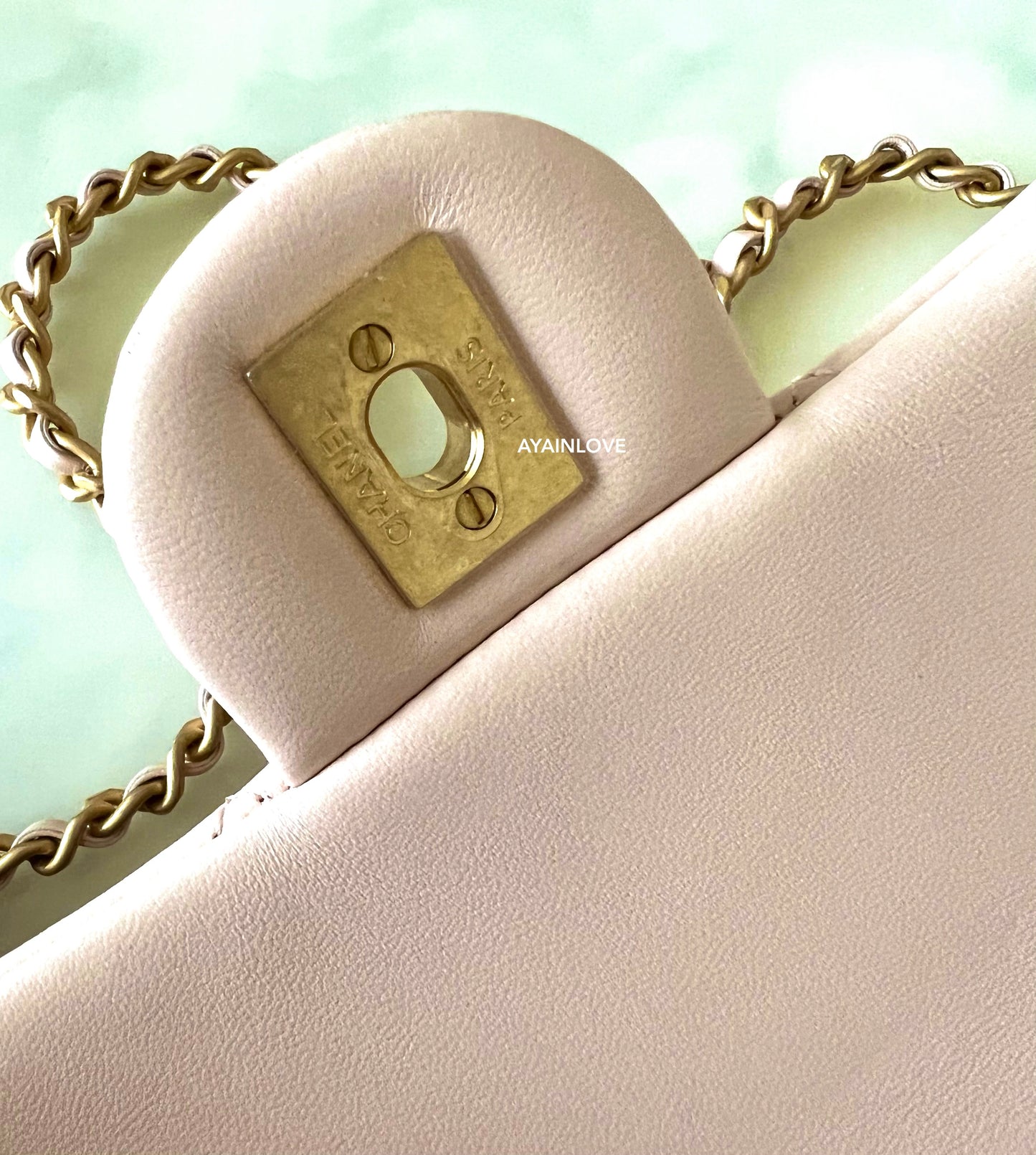 22C LIGHT BEIGE PEARL CRUSH LAMB SKIN RECTANGLE MINI AGED GOLD HARDWARE *NEW*