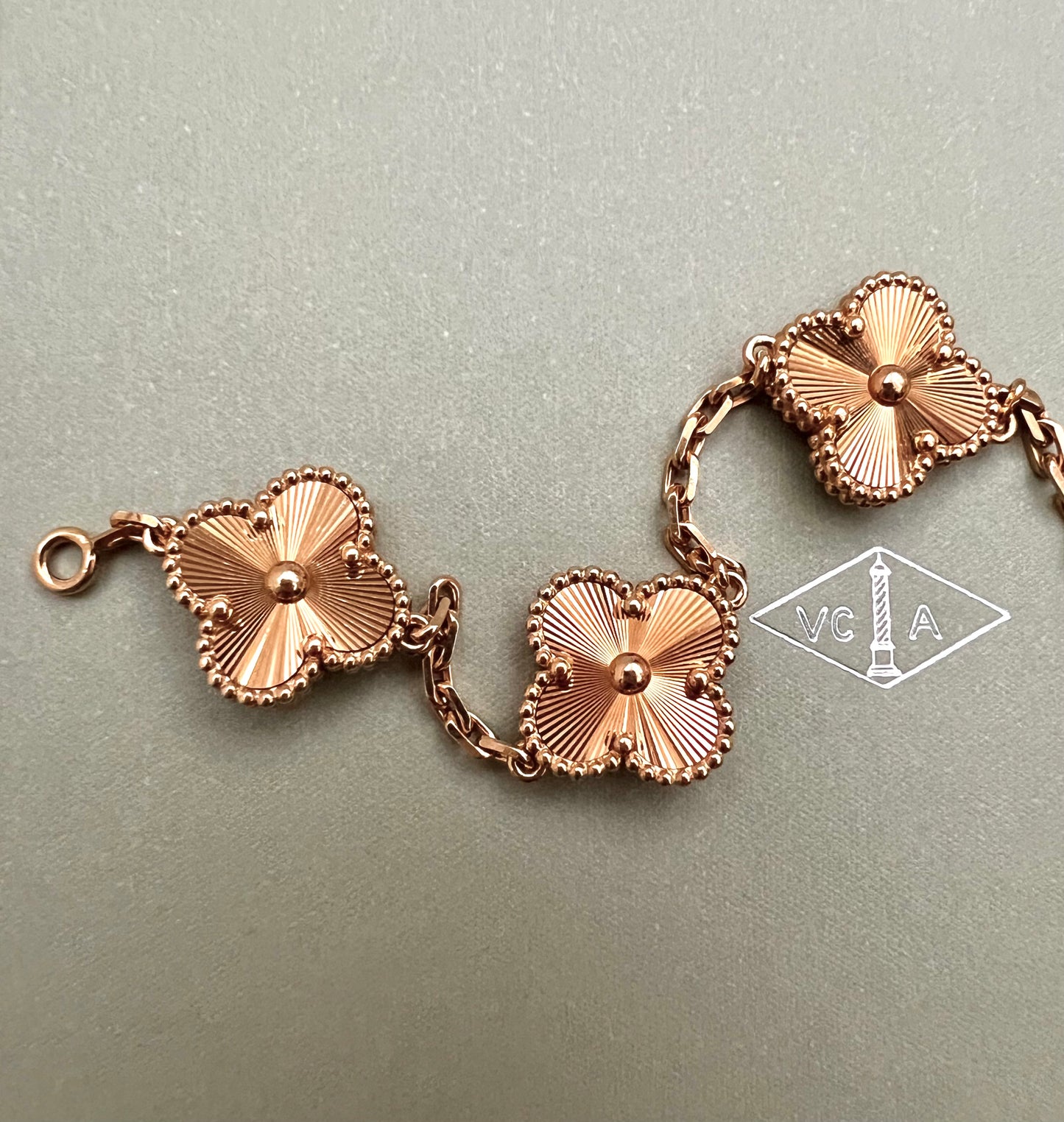 Van Cleef Arpels VCA 5 Motifs Bracelet Guilloche 18KT Yellow Gold Vintage Alhambra