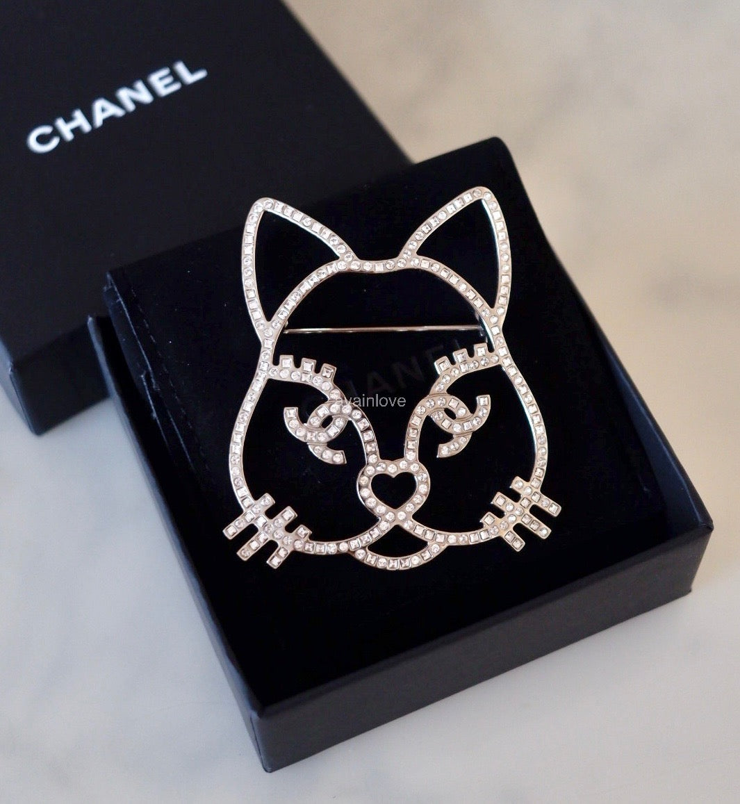 CHANEL 16K Cat Choupette Crystal Large Brooch