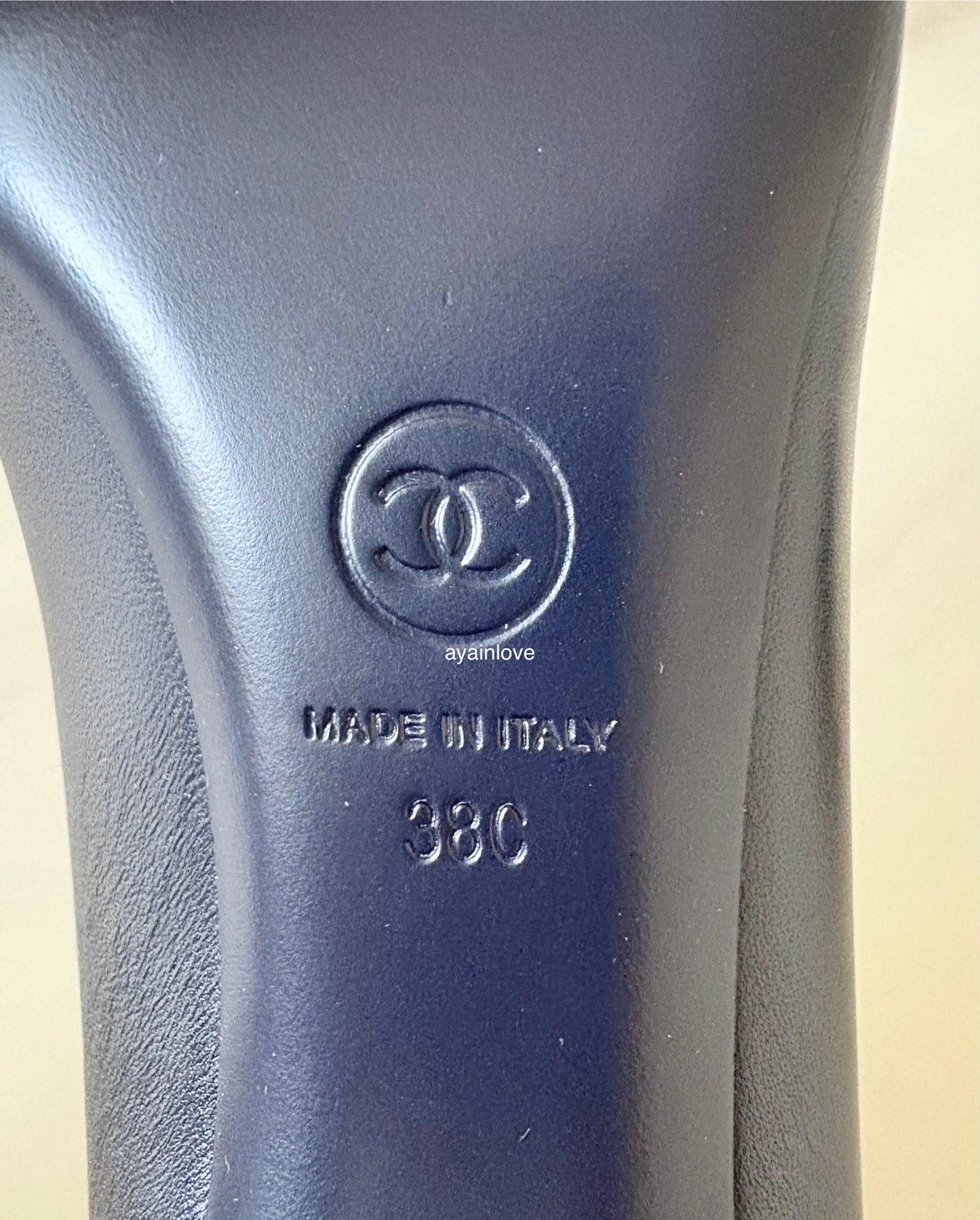 CHANEL 20A Black & Dark Navy Grosgrain Lambskin Pumps CC Heel Shoes Size 38 EU