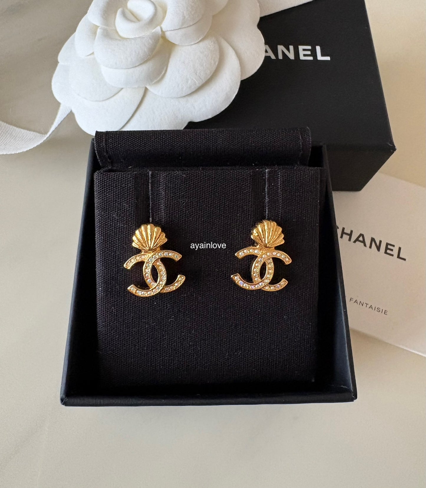 CHANEL 23C Seashell CC Crystal Stud Earrings Gold Hardware