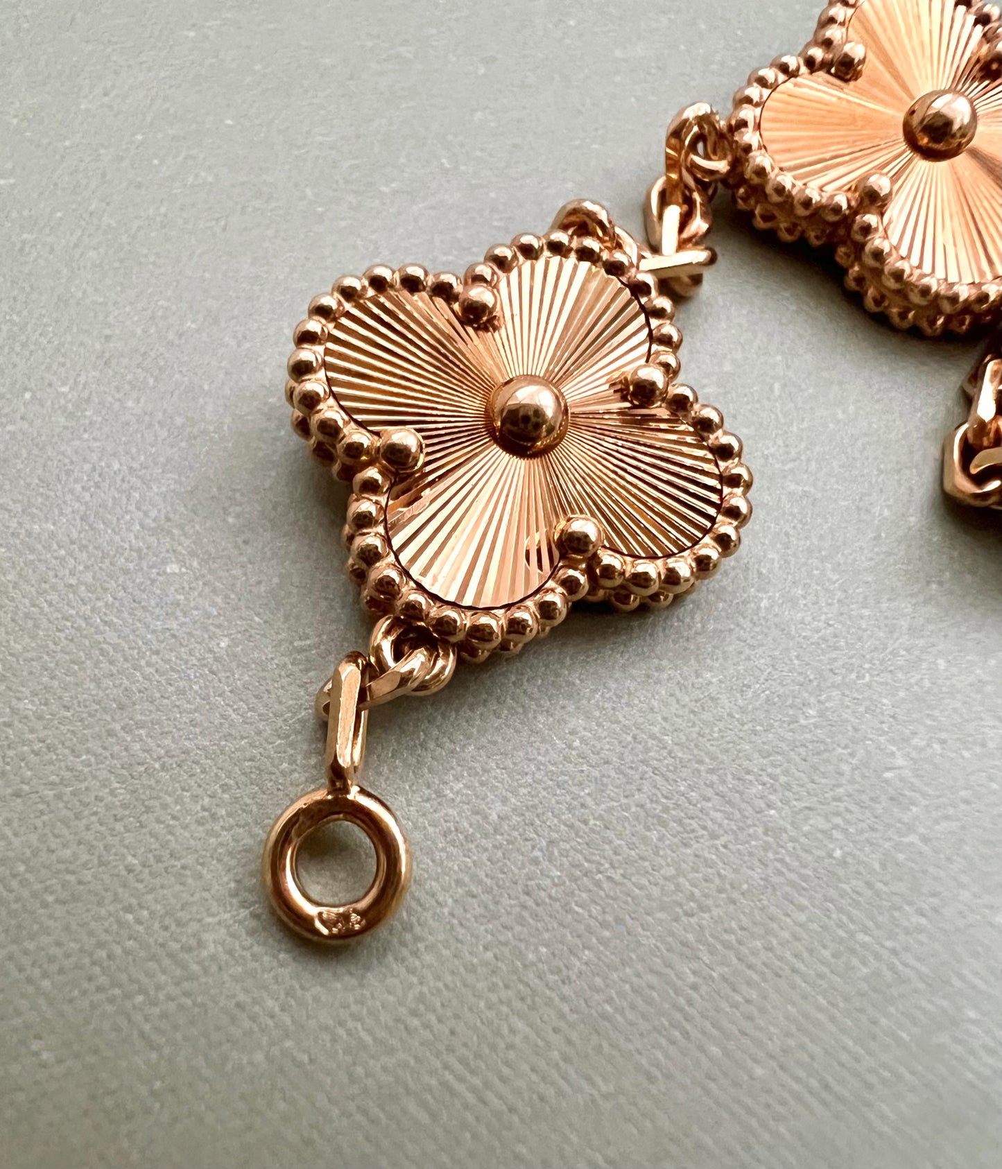 Van Cleef Arpels VCA 5 Motifs Bracelet Guilloche 18KT Yellow Gold Vintage Alhambra