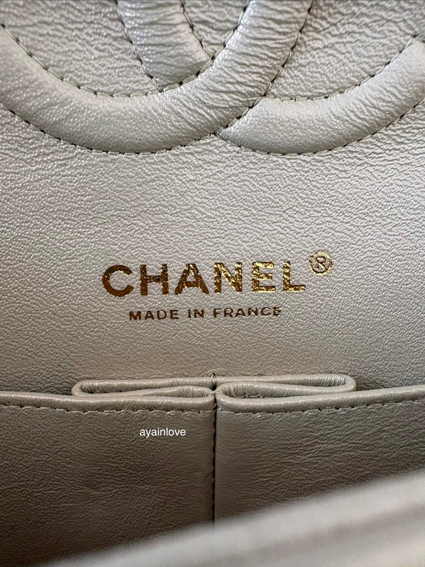 CHANEL 19S Iridescent Beige Lambskin Medium/Large Classic Flap Light Gold Hardware