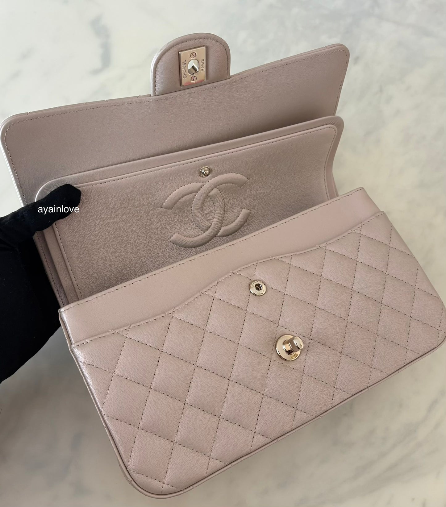 CHANEL 19S Iridescent Beige Lambskin Medium/Large Classic Flap Light Gold Hardware