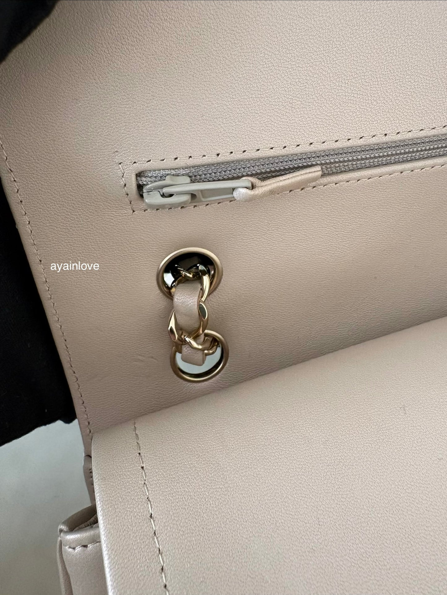 CHANEL 19S Iridescent Beige Lambskin Medium/Large Classic Flap Light Gold Hardware