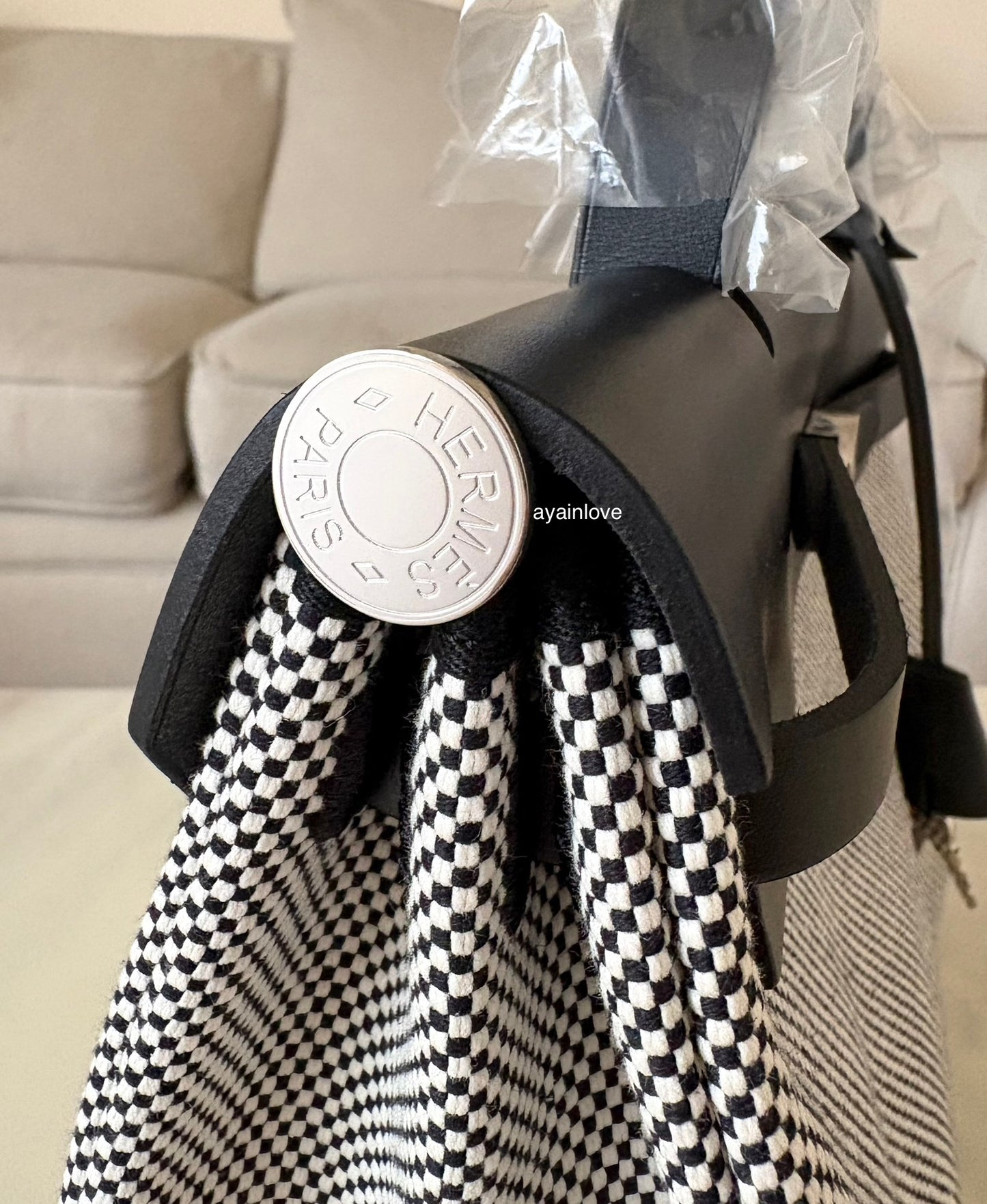 HERMES Herbag Zip 31 Vache Hunter Ecru Noir Palladium Hardware U Stamp