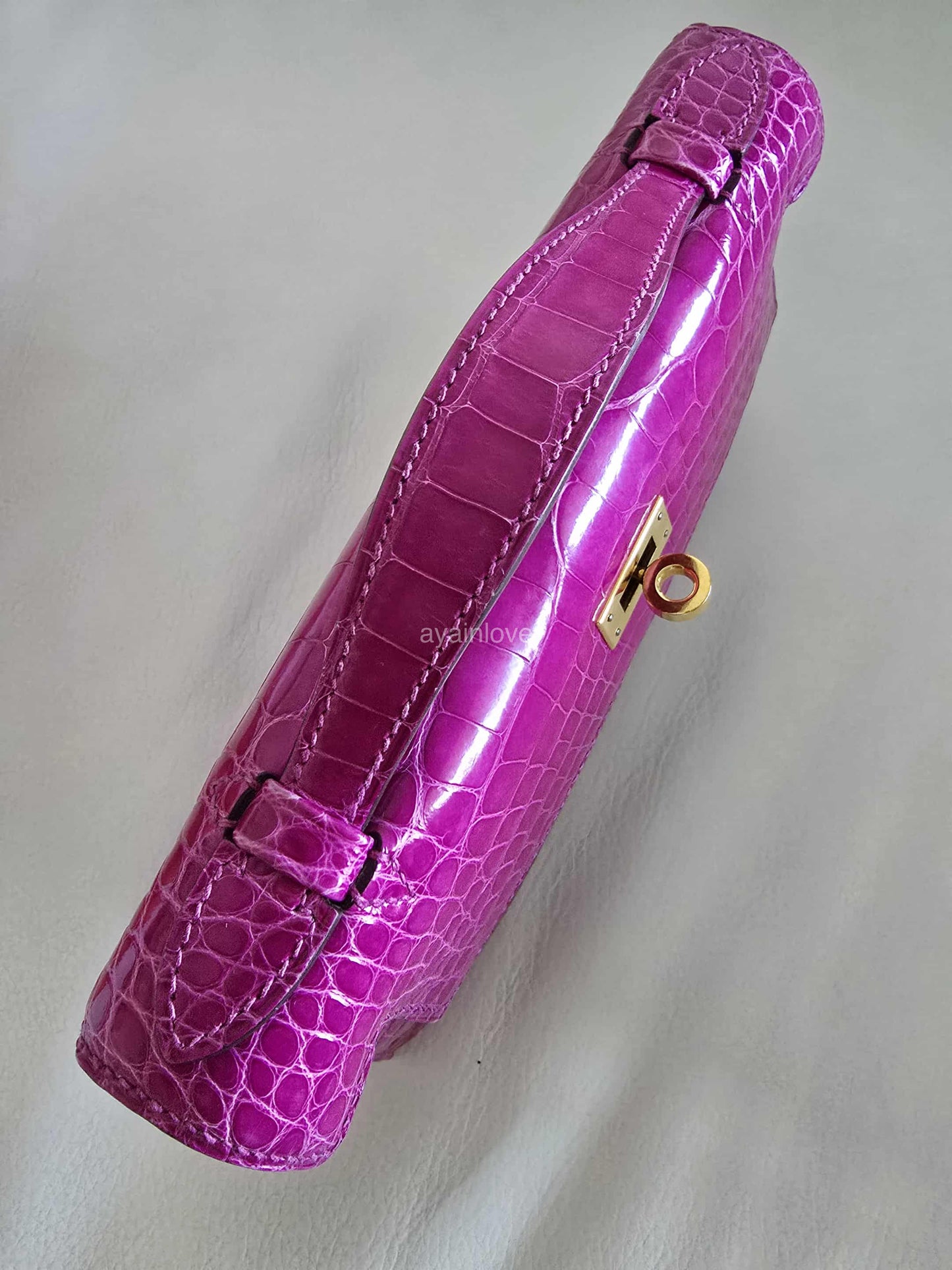 HERMES Kelly Pochette Rose Scheherazade Shiny Alligator Gold Hardware C Stamp