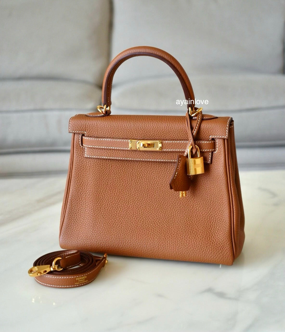 HERMES Kelly 25 Gold Togo Retourne Gold Hardware D Stamp