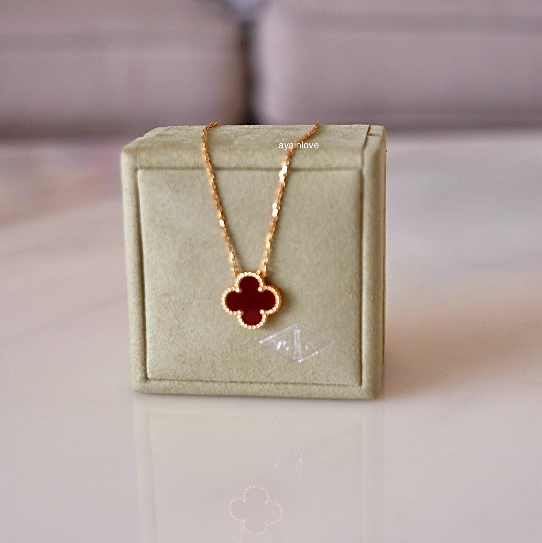 VAN CLEEF ARPELS VCA 18KT Yellow Gold Carnelian Vintage Alhambra Pendant Necklace