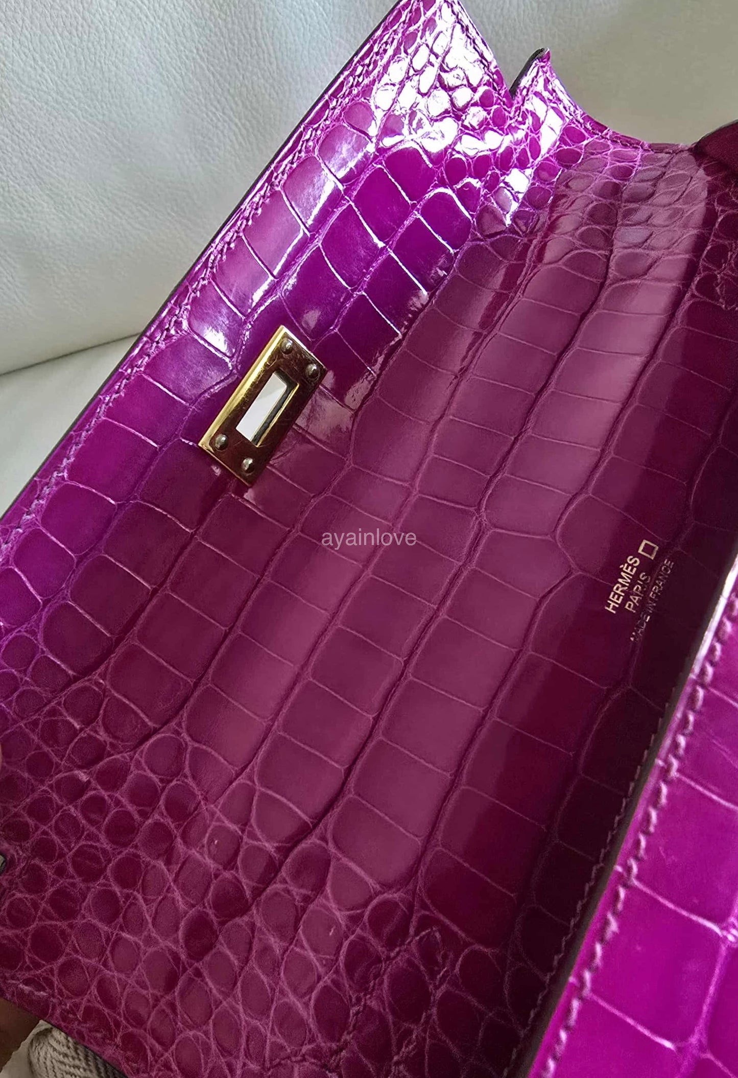 HERMES Kelly Pochette Rose Scheherazade Shiny Alligator Gold Hardware C Stamp