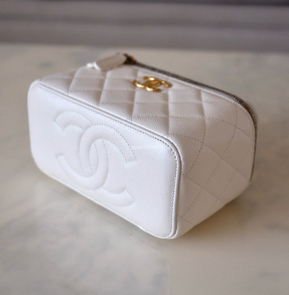 CHANEL Iridescent White Caviar Rectangular Vanity on Adjustable Chain Strap Oversized CC Gold Hardware