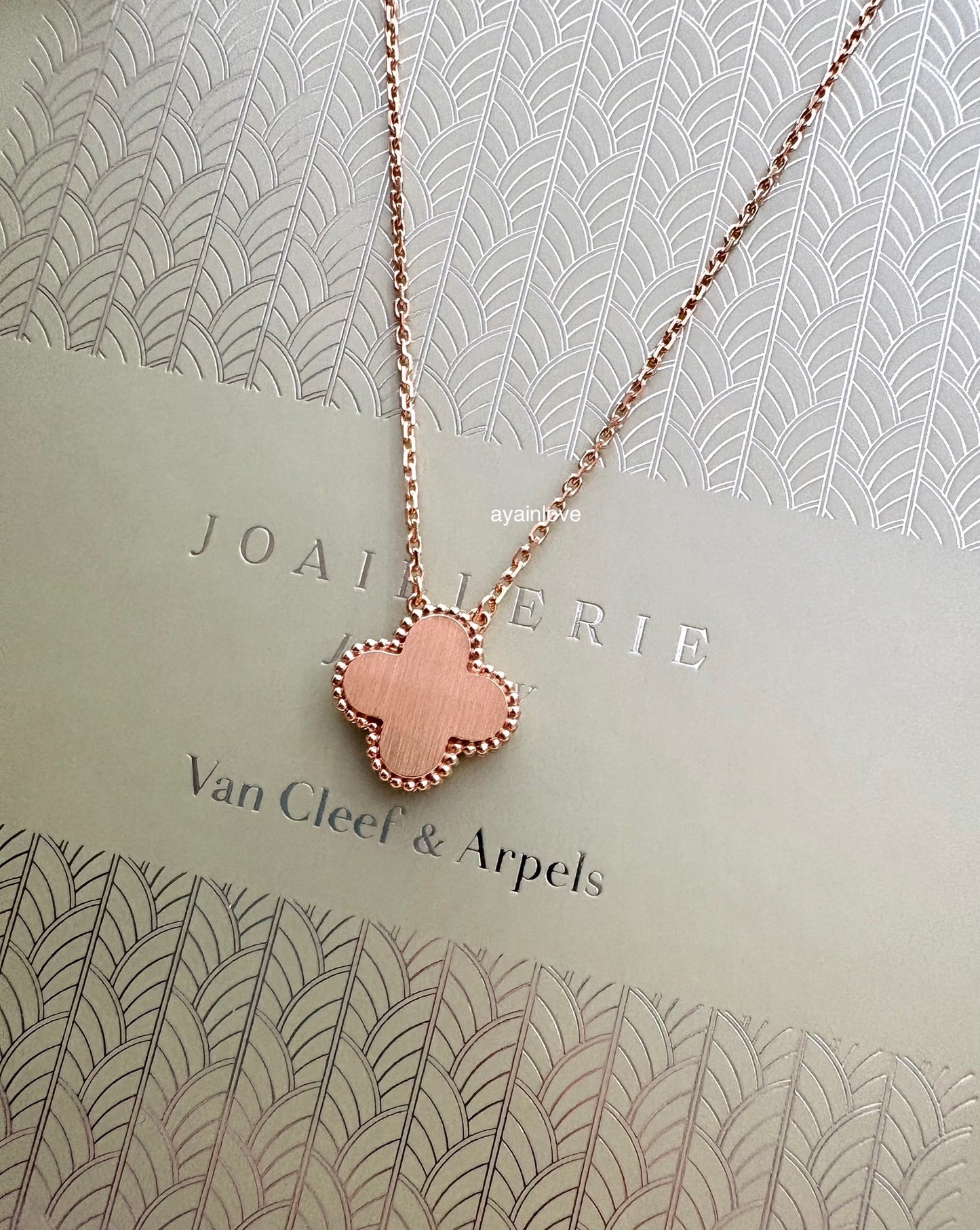 VAN CLEEF ARPELS VCA 18KT Rose Gold Limited 2025 Holiday Pendant Pink Mother of Pearl Diamond Vintage Alhambra