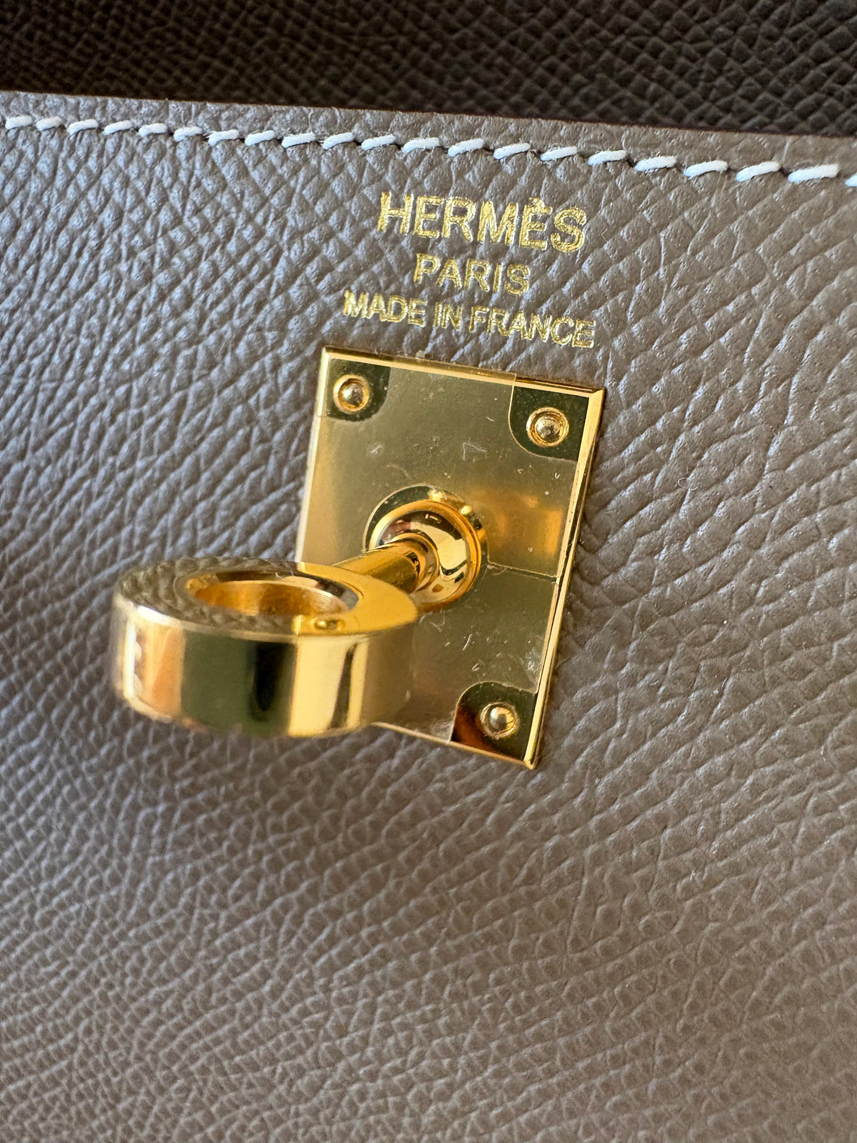 HERMES Kelly 25 Etoupe Epsom Bag Gold Hardware W Stamp