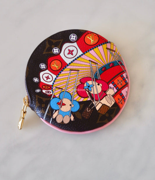 LV LOUIS VUITTON Animation Holiday 2020 Japan Limited Round Coin Purse Vivienne Gold Hardware