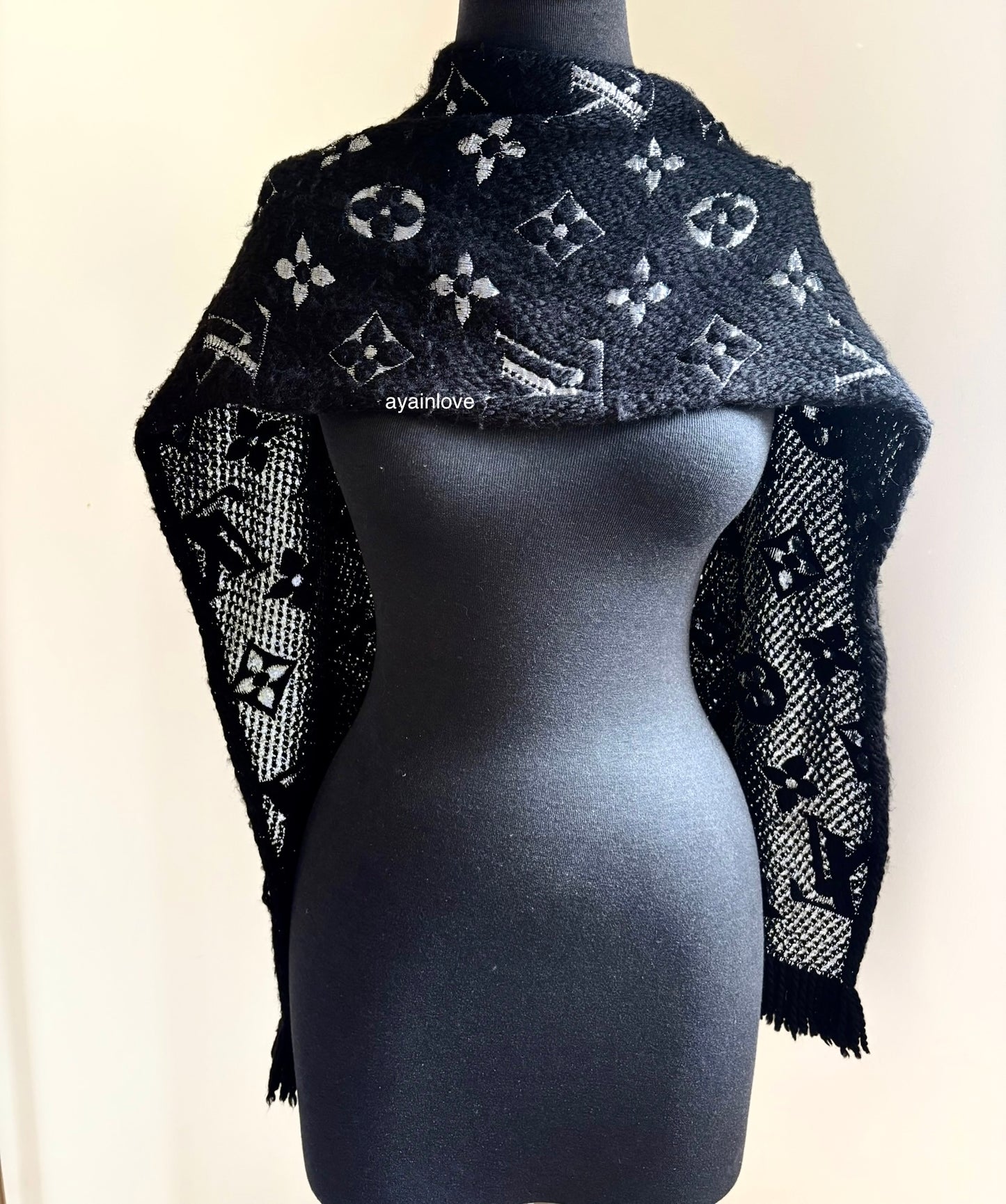 LOUIS VUITTON LV Shine Black Silver Echarpe Logomania M75833 Wool Shawl Scarf