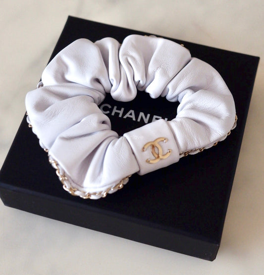 CHANEL 21P White Leather CC Scrunchie Gold Hardware
