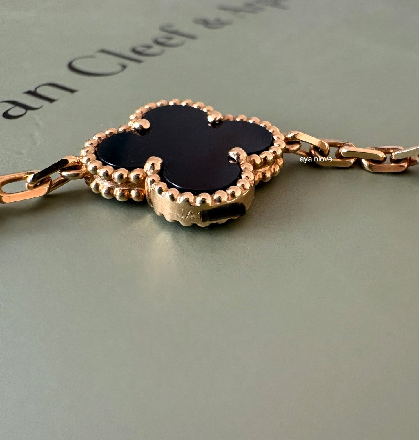 Van Cleef Arpels VCA 5 Motifs Bracelet Onyx 18KT Yellow Gold Vintage Alhambra