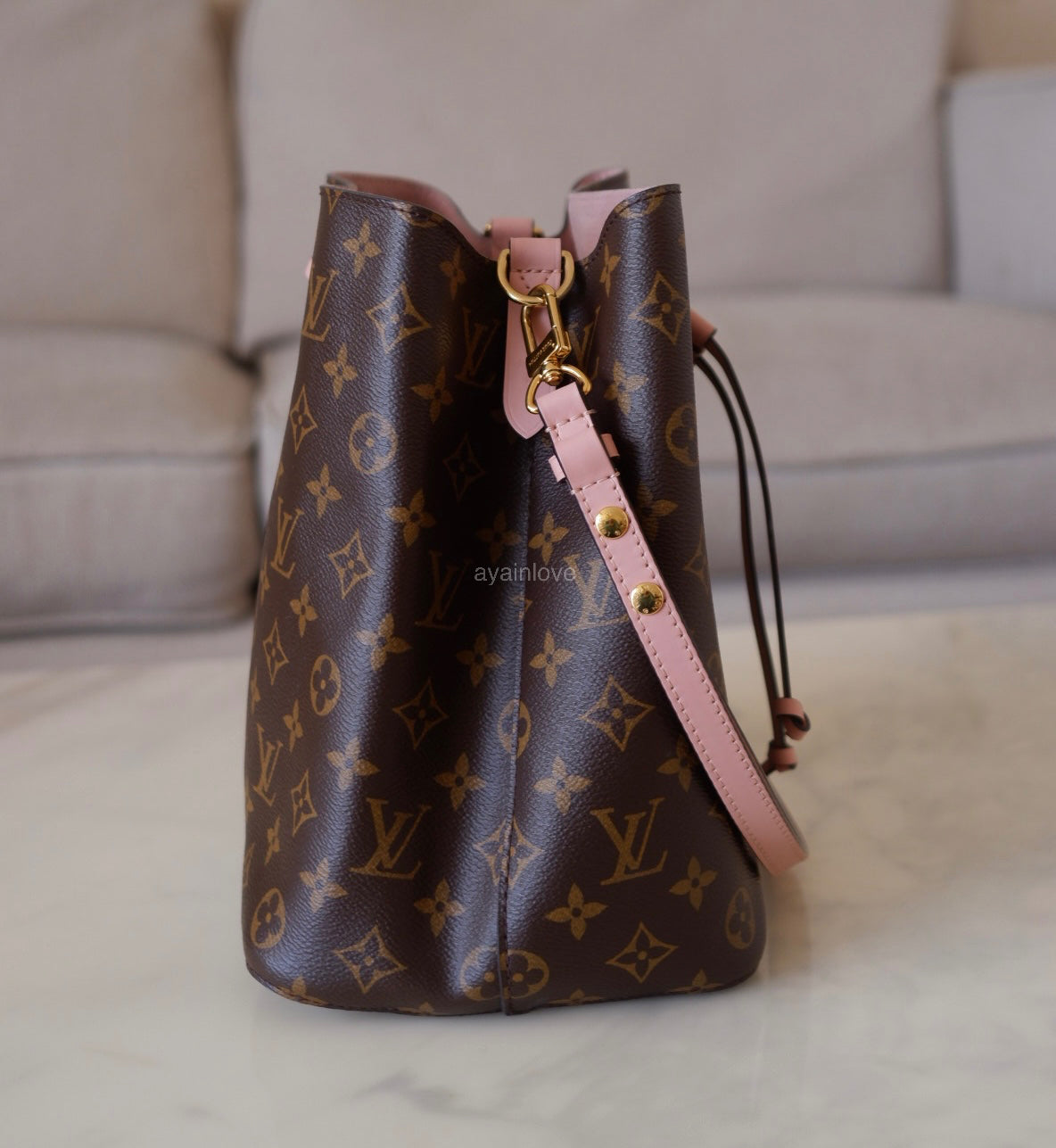 LOUIS VUITTON LV NeoNoe MM Pink Monogram Bucket Bag Gold Hardware