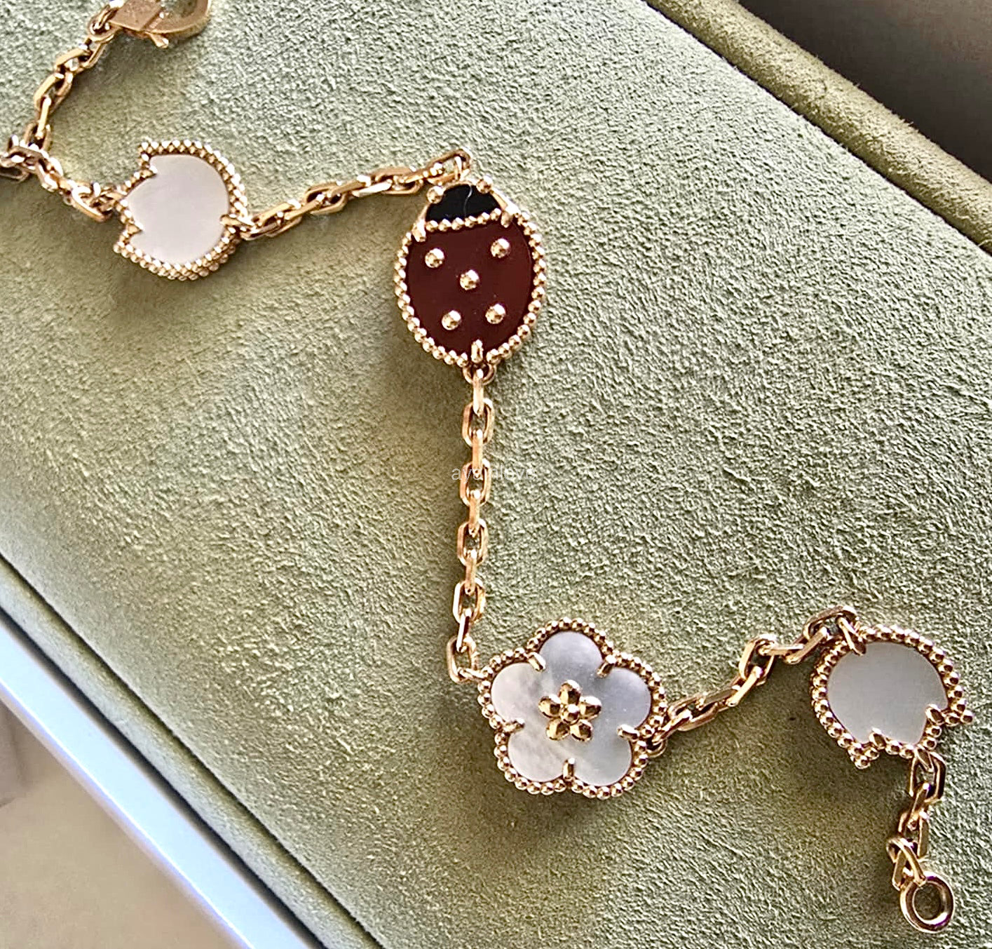 Van Cleef Arpels VCA 5 Motifs Lucky Spring Carnelian, Mother of Pearl and Onyx Bracelet 18KT Rose Gold