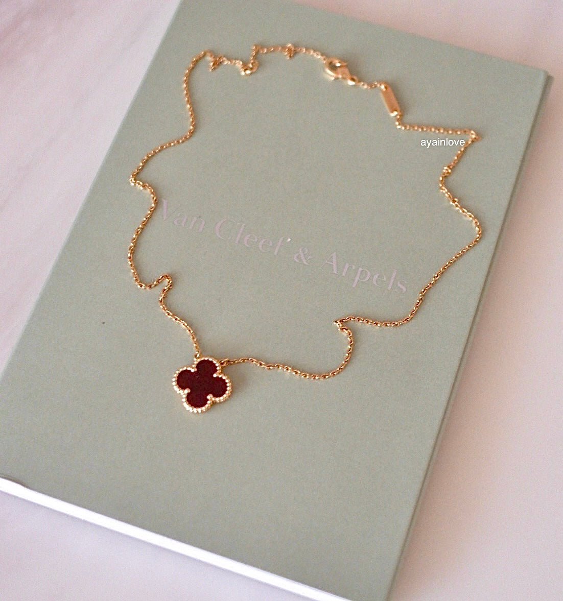 VAN CLEEF ARPELS VCA 18KT Yellow Gold Carnelian Vintage Alhambra Pendant Necklace