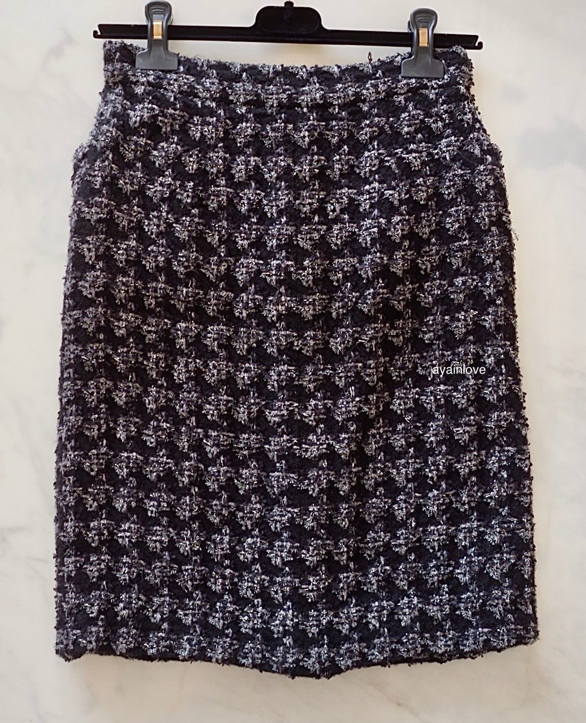CHANEL 17B Houndstooth Black Silver Grey Wool Fantasy Tweed Skirt Size 38FR