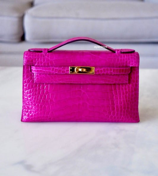 HERMES Mini Kelly Pochette Rose Scheherazade Pink Shiny Alligator Leather Gold Hardware C Stamp