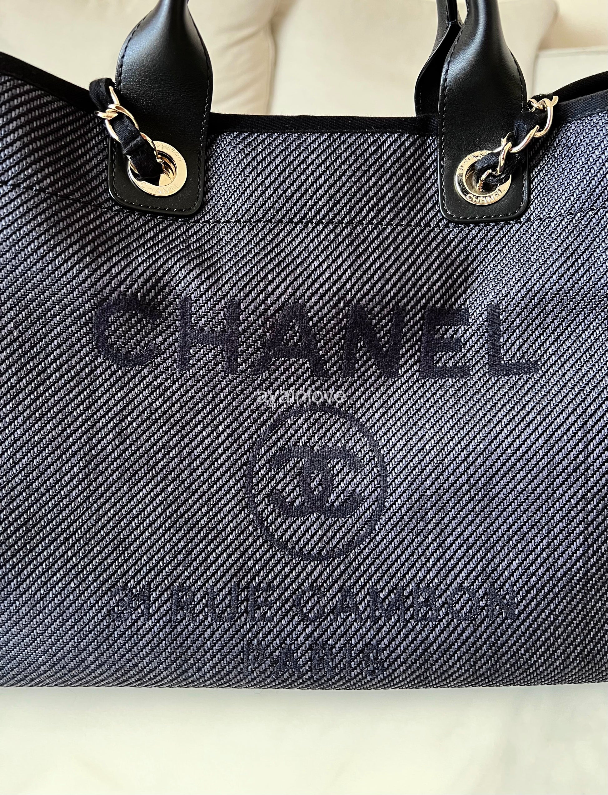 CHANEL Navy Blue Canvas Deauville Medium Tote Bag 2020 Light Gold Hard –  AYAINLOVE CURATED LUXURIES