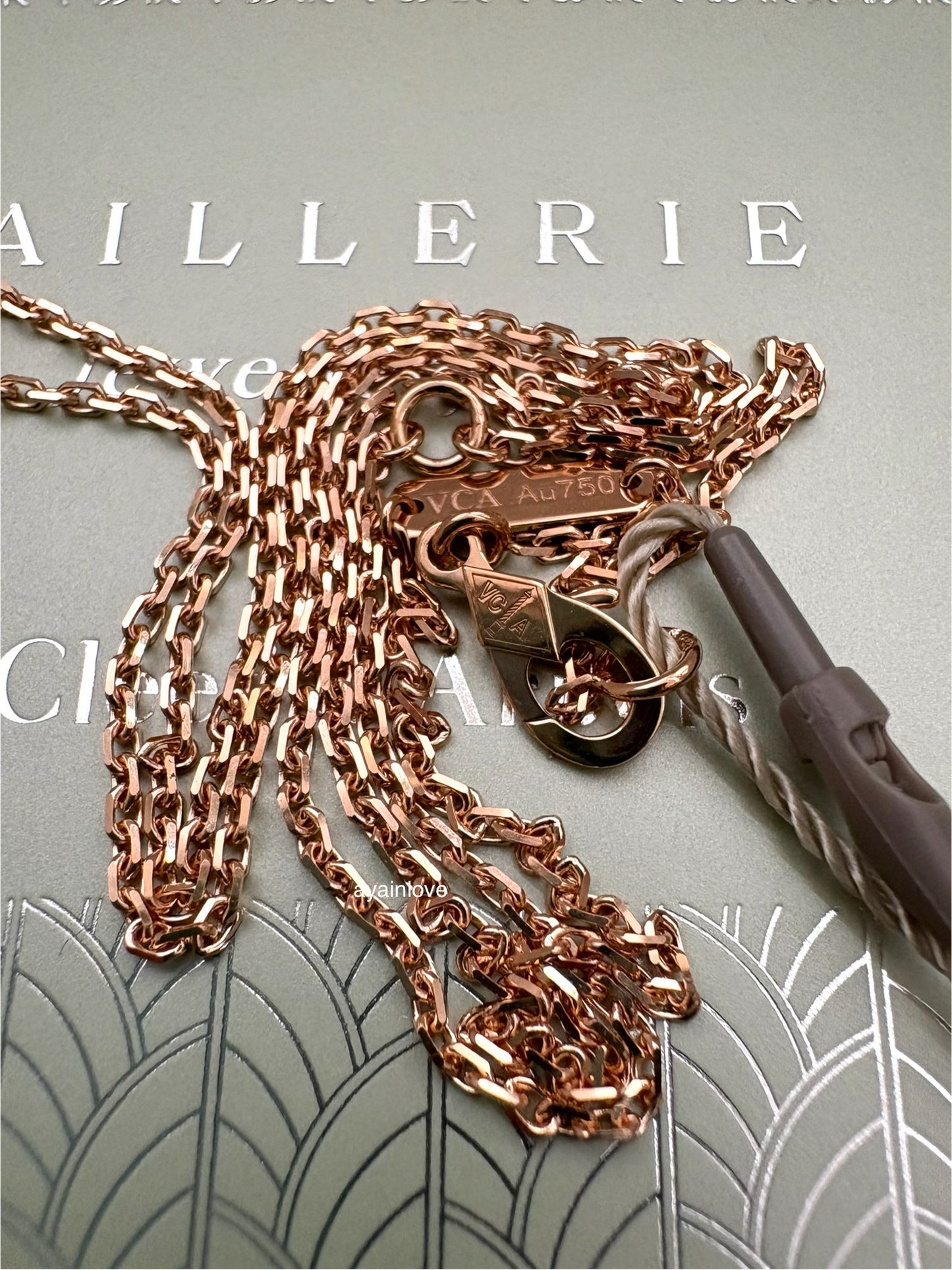 VAN CLEEF ARPELS VCA 18KT Rose Gold Limited 2025 Holiday Pendant Pink Mother of Pearl Diamond Vintage Alhambra