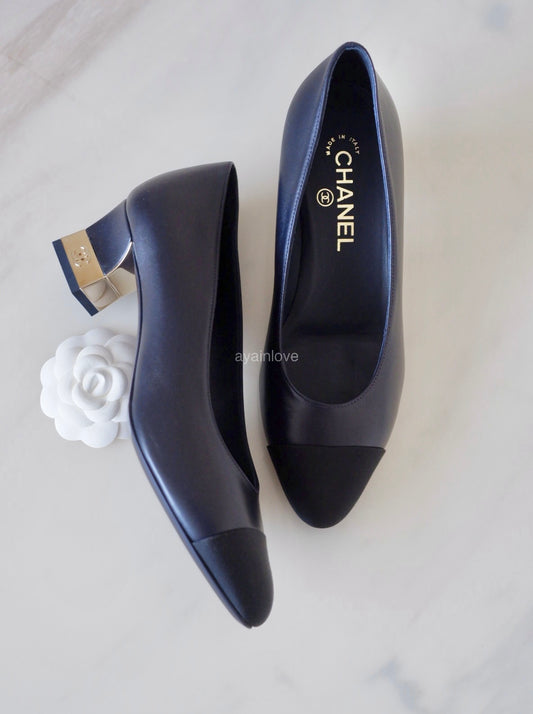CHANEL 20A Black & Dark Navy Grosgrain Lambskin Pumps CC Heel Shoes Size 38 EU