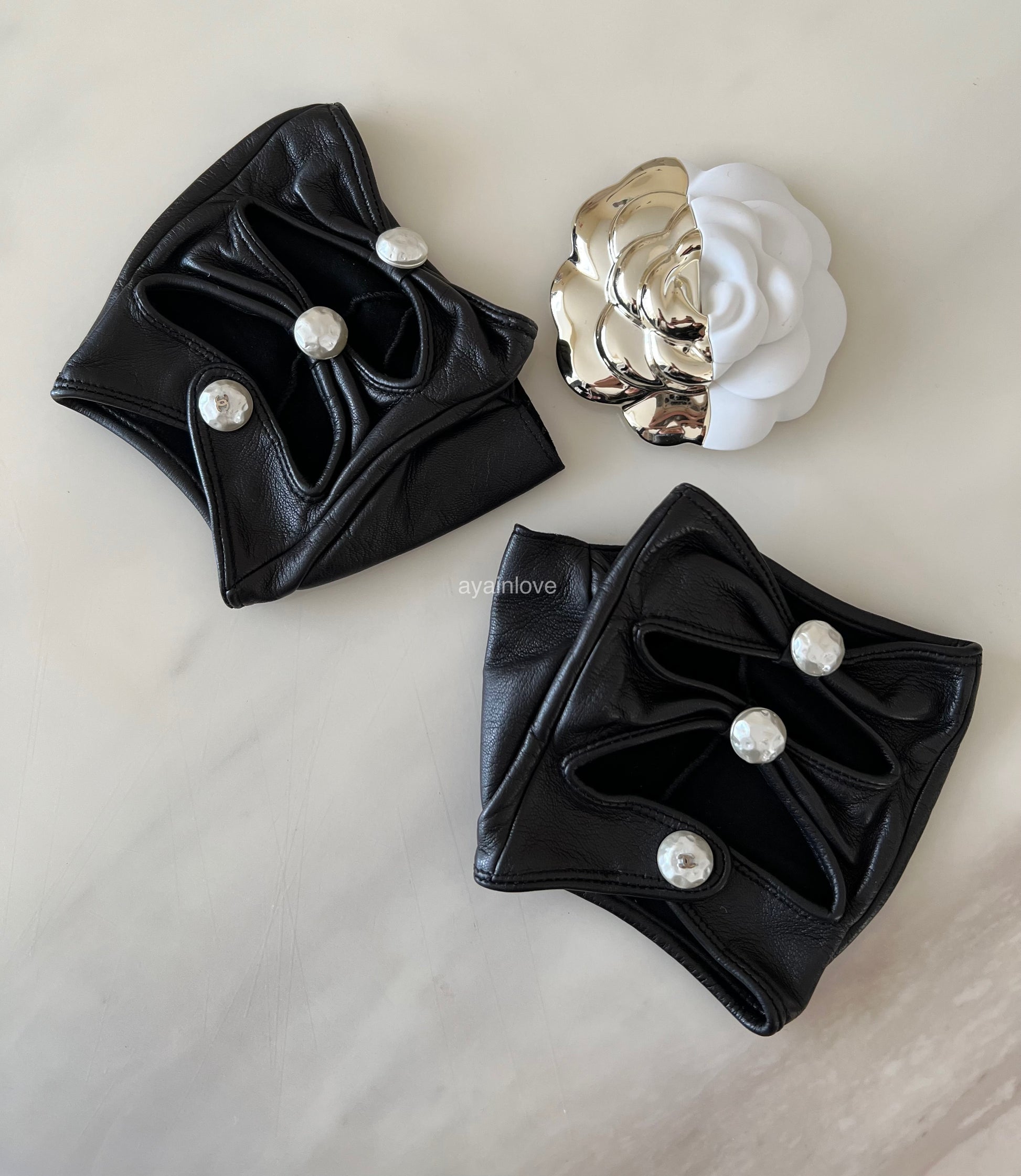 CHANEL Black CC Pearl Cut-Out Leather Fingerless Gloves Size 7.5 – AYAINLOVE CURATED LUXURIES