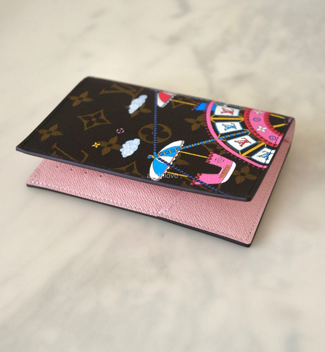 LV LOUIS VUITTON Animation Holiday 2020 Ferris Wheel Limited Vivienne Passport Cover Wallet